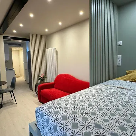 Renove Avec Vue Sur Les Toits De 7e Arrondissement Apartment